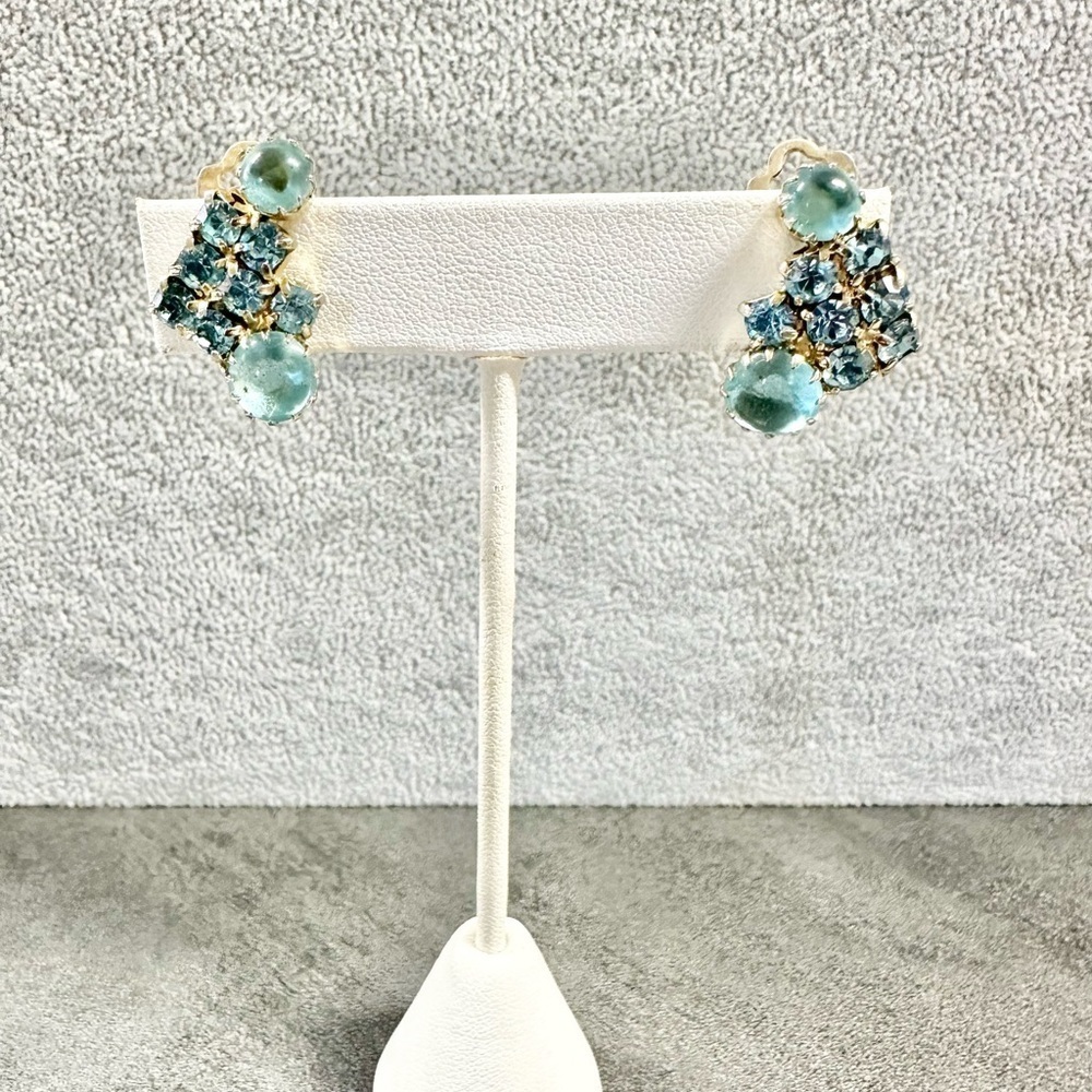 Vintage Claudette Blue Rhinestone Silver Tone Clip On Earrings